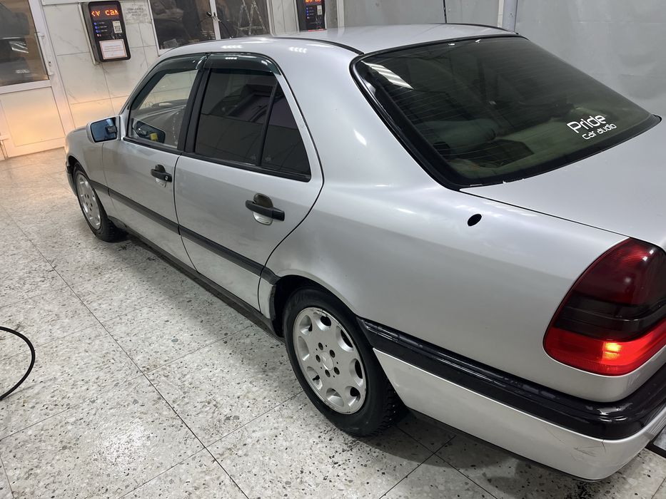 Продам Mercedes-Benz c180 w202