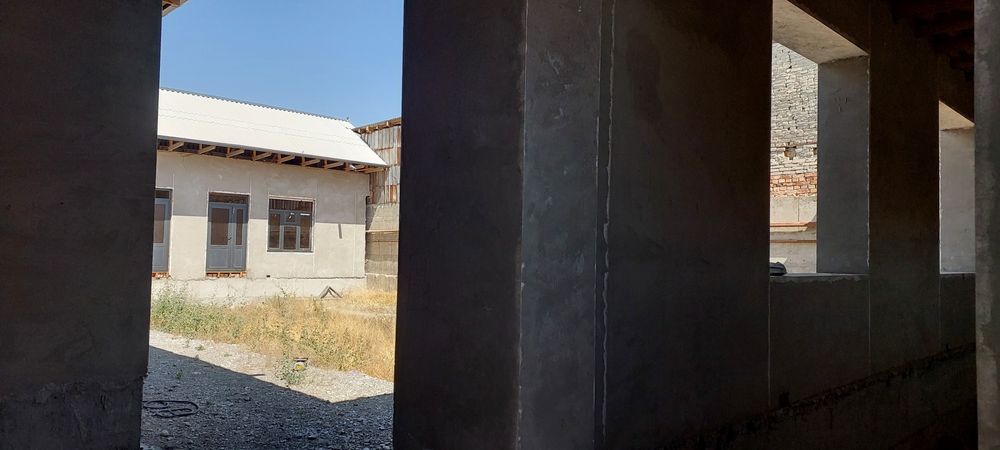 Ховли уй сотилади