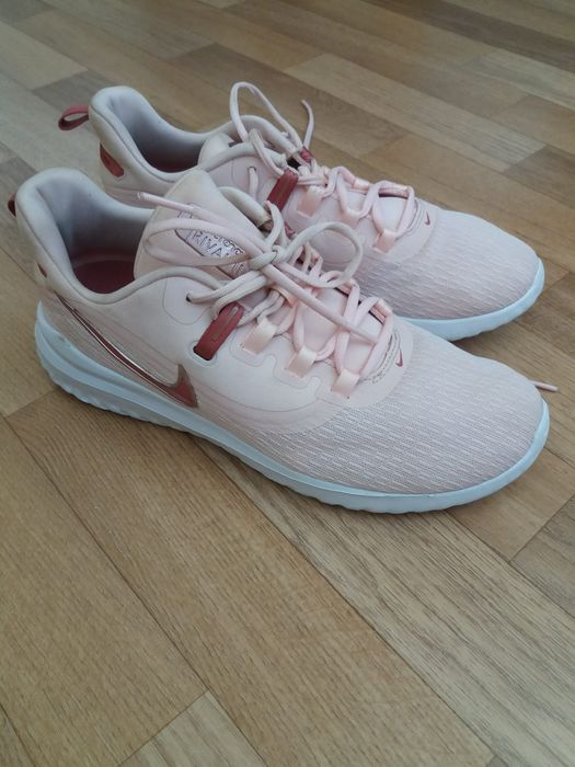 Дамски маратонки Nike
