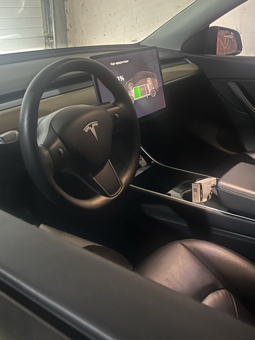 Tesla model Y 2021 standart