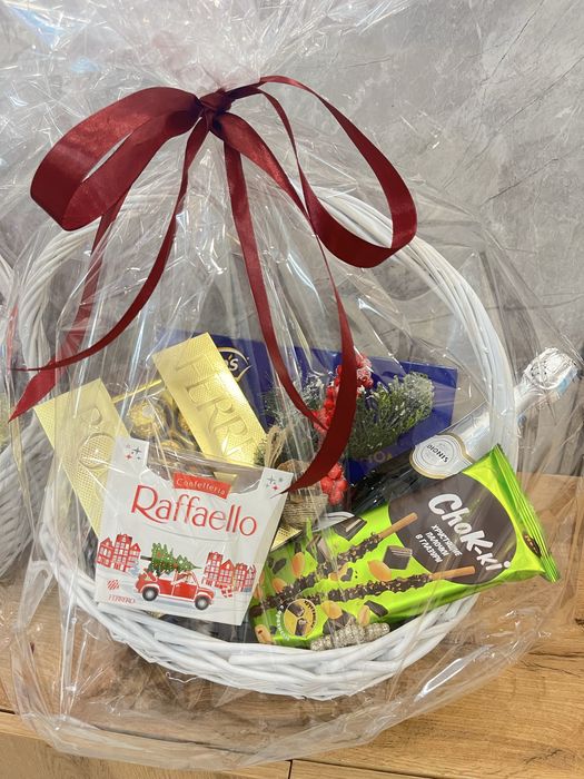 Корзина со сладостьями