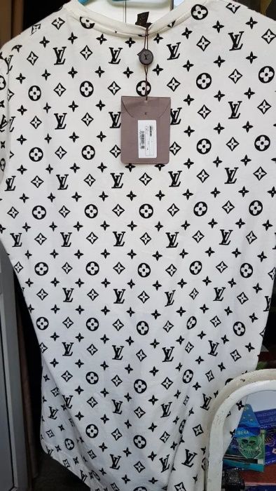 Tricou Louis Vuitton marimea M nou cadou