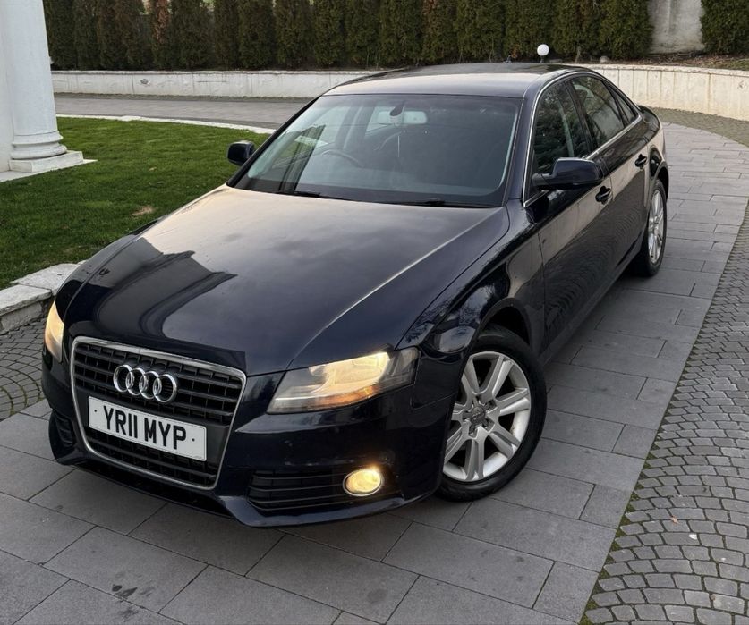 Aripa stanga fata Audi A4 b8 culoare albastru inchis / necesita revopsire / fara reparatii / fara indoituri