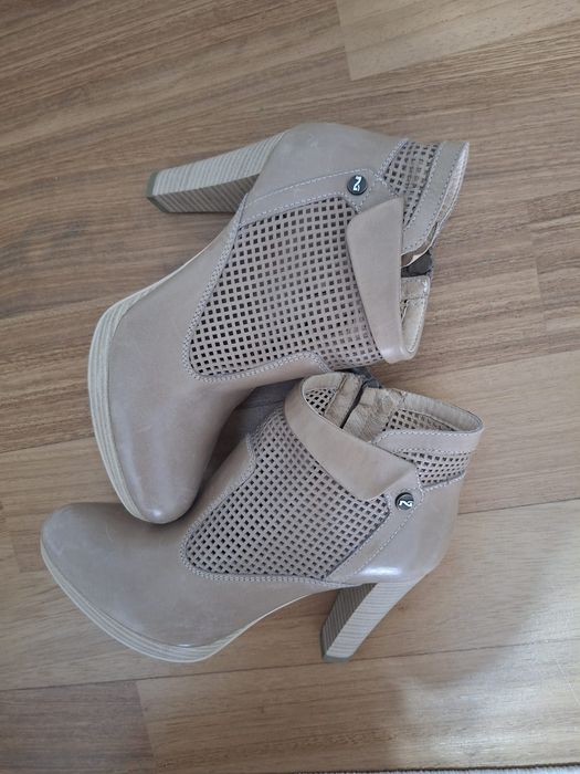 Ghete din piele NeroGiardini