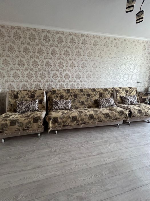 Продам Диван и два кресла