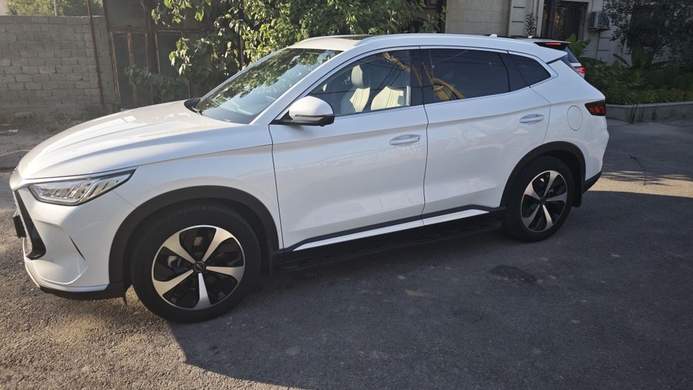 Byd song plus, poziciya 2, rangi oq, toza,