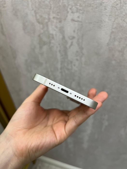 Продам телефон срочно