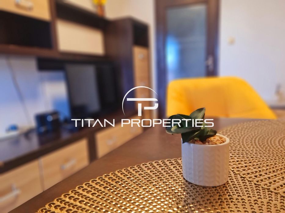 Дава се под наем Двустаен апартамент в Бургас, Център - 65 кв.м за 510 € - Снимка #1