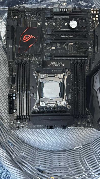 i7-6800k, Strix X99 Gaming , 16 gb ddr4, 1080TI Evga,