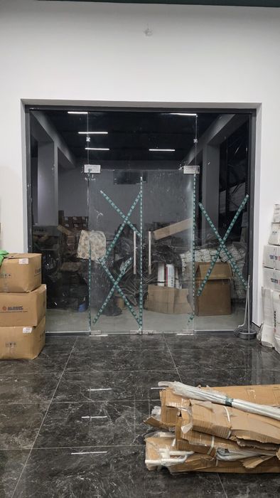 Витраж эшик сотилади