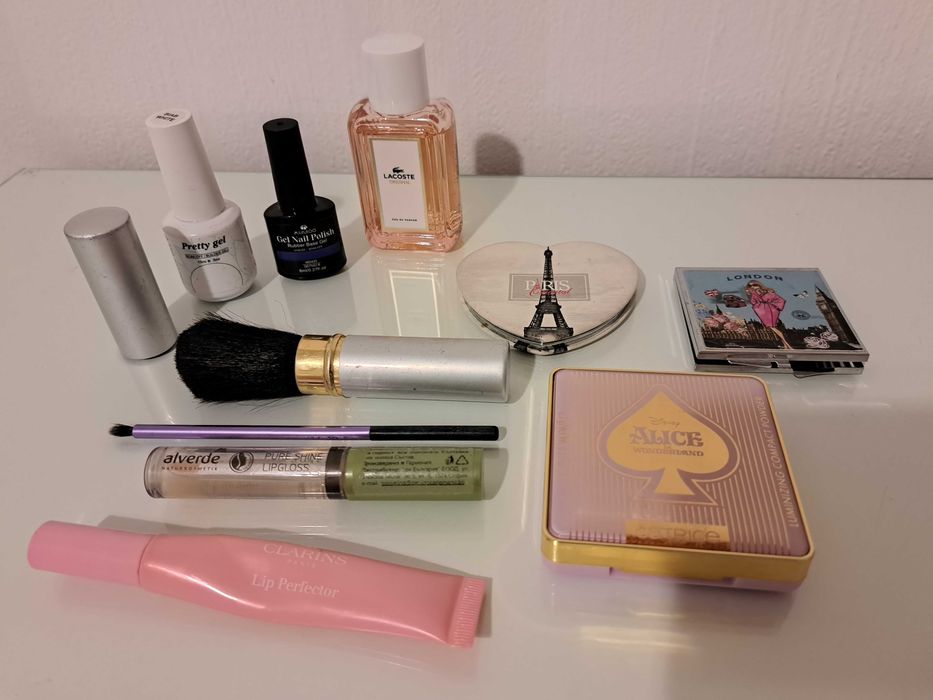 Колекция гримове +дамски парфюм Lacoste