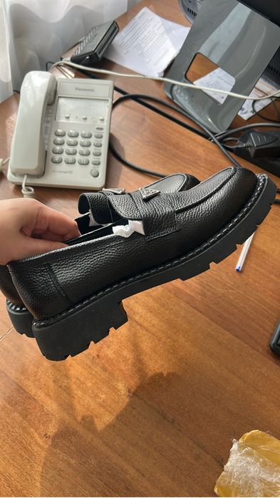 Продам лоферы новые