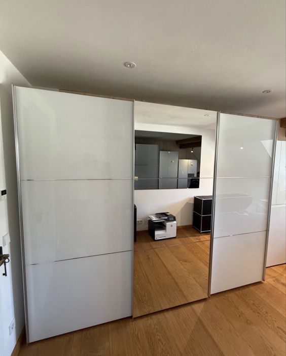 Dressing/Dulap 280/221/64 cm 3 usi culisante sticla alba si oglinda