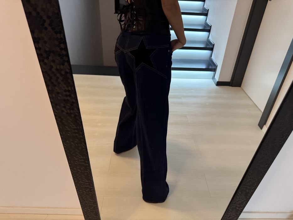 Jeansi stele pe fund