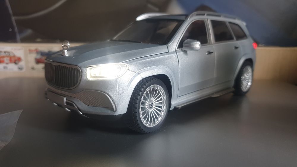 Maybach GLS600 1:24 масштаб