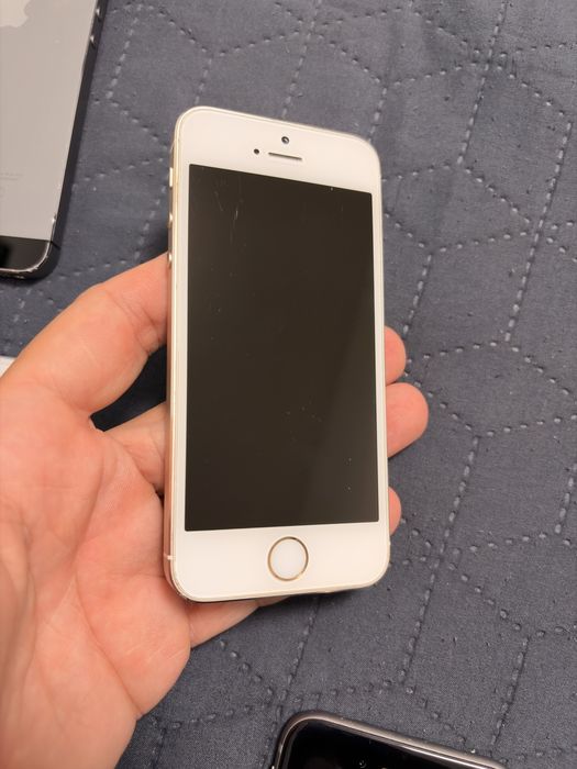Vand iphone-uri (5S gold, 6 3buc)
