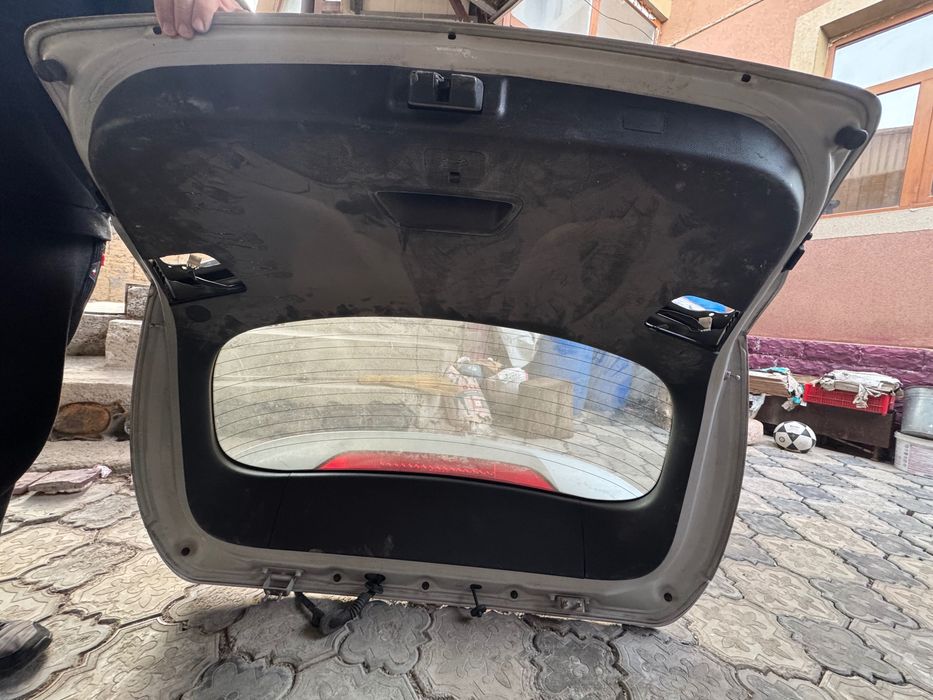 Крышка багажника Hyundai i40