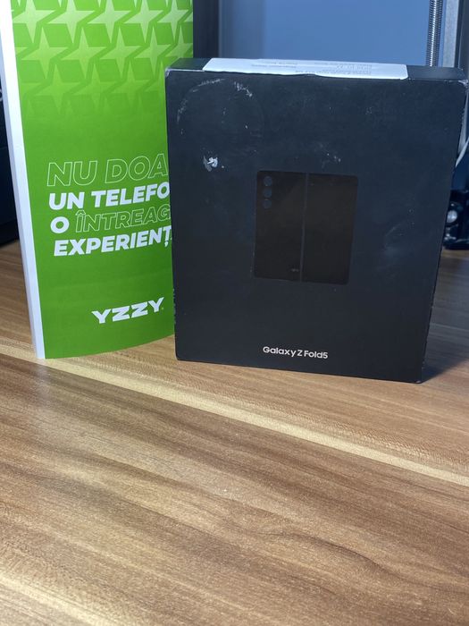 Samsung Galaxy Z Fold5 • 512 GB • Phantom Black