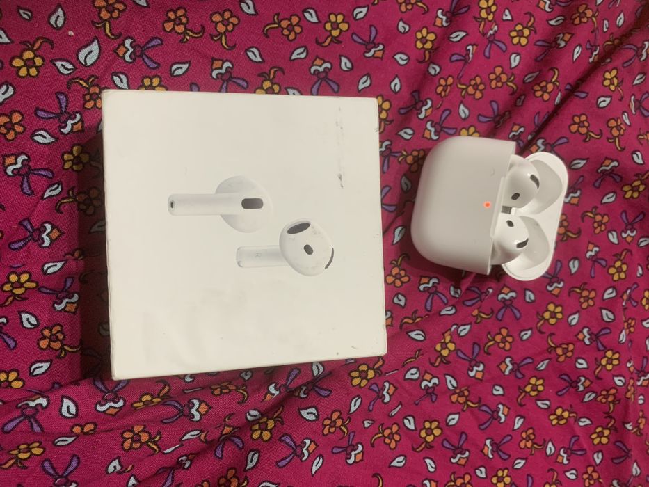 Airpods 4 с шумоподавлением