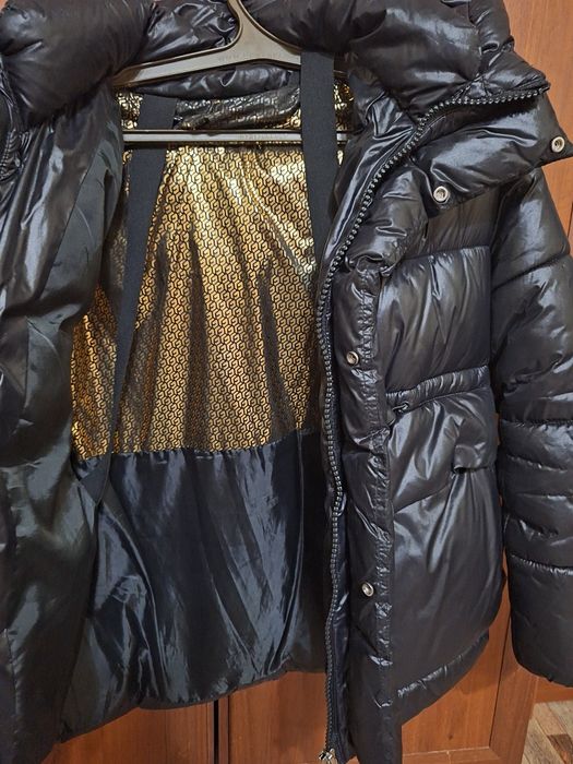 Продам женскую куртку