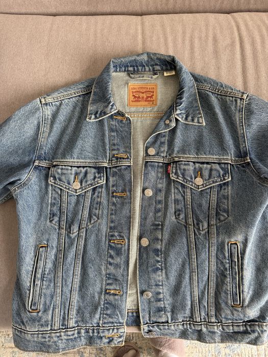 Продам джинсовую куртку lewis