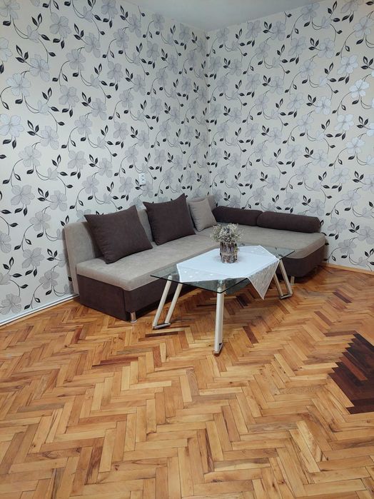 Дава се под наем Тристаен апартамент в Русе, Дружба 1 - 104 кв.м за 306 € - Снимка #1