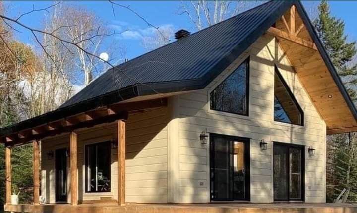 Case modulare cu două dormitoare baie și bucătărie