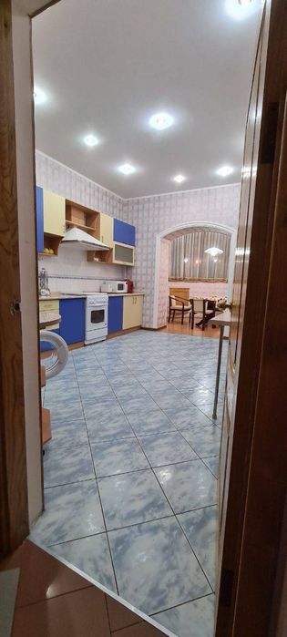 Попугайчик продаётся Чехова 3/3/4 140 кв банковские дома