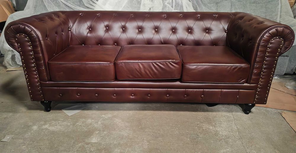 Canapea Chesterfield 3 locuri, stil elegant clasic englezesc.