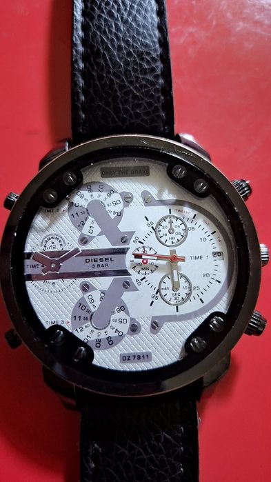 Продам часы Diesel Only the Brave