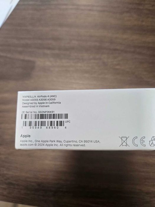 Слушалки Apple AirPods 4, Active Noise Cancellation