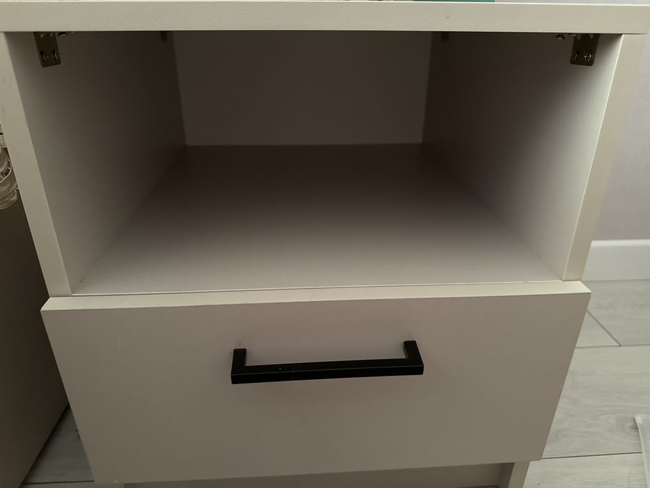 2 тумбочки прикроватные