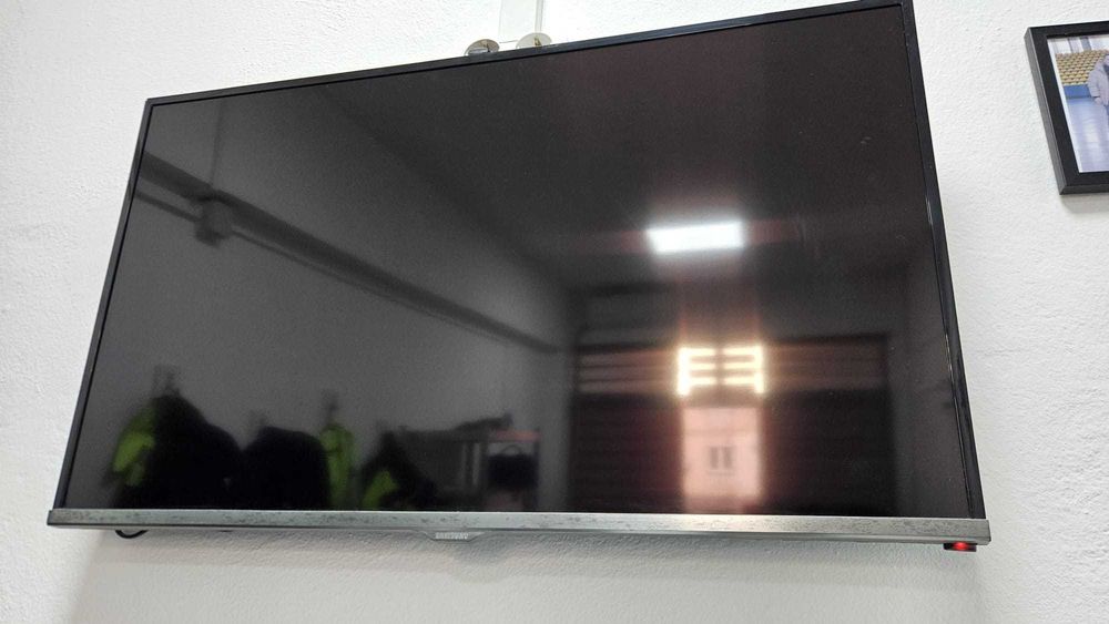 Vand TV Samsung UE
