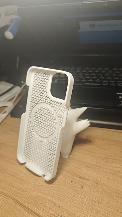 Фигурка и подставка для телефона