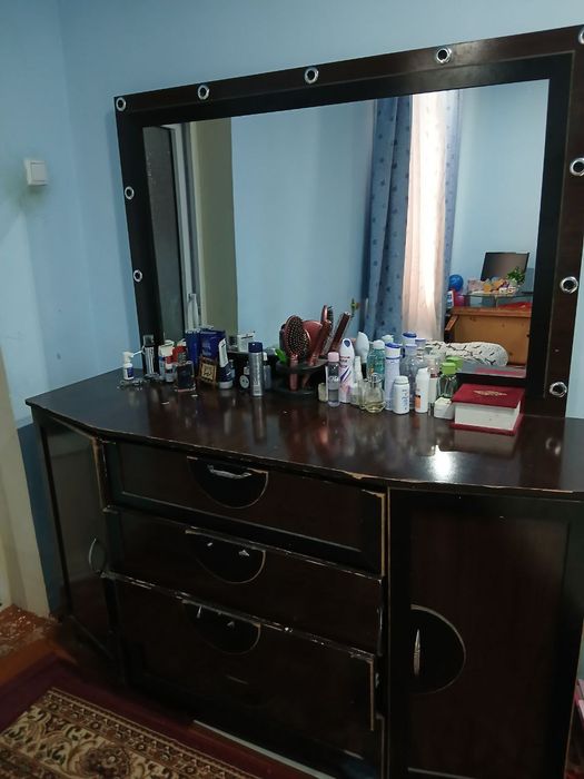 Mebellar sotiladi б/у.  Xolati O'rtacha