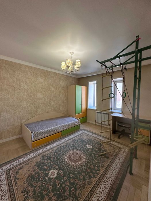 Сдается 8-ми комнатная квартира