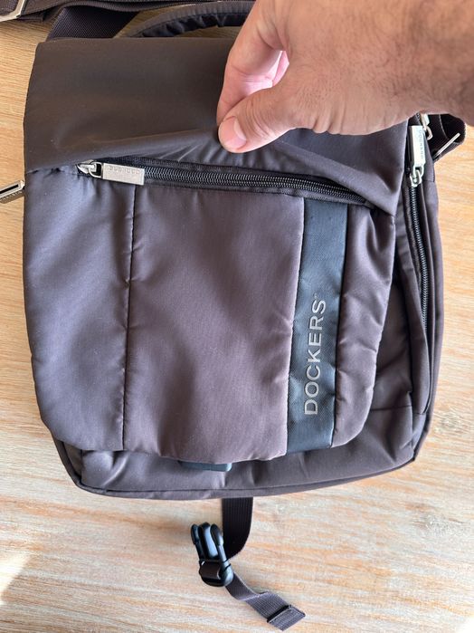 Мъжка чантичка на Dockers