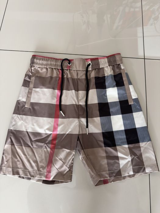 Pantaloni burberry scurti