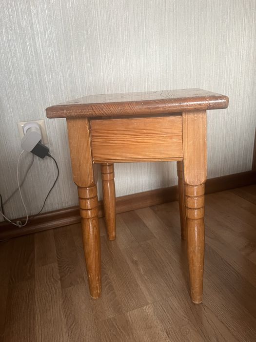 Табуретки 4 шт. (дерево)