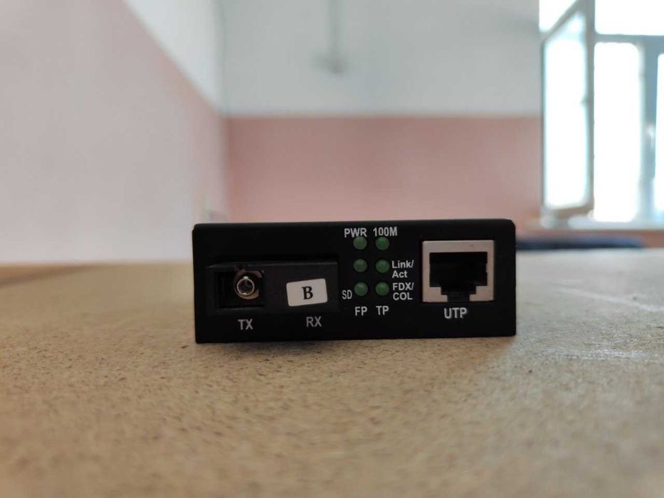 Медиаконвертер 10/100-Base-T / 100Base-FX,