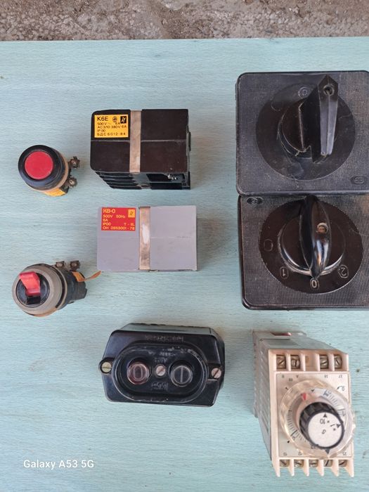 Продавам ел.шалтери