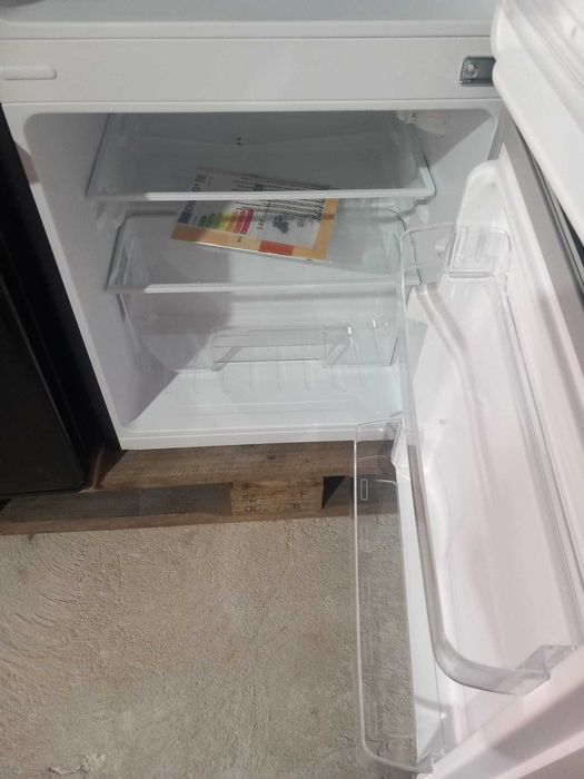 SUPER OFERTA Mini frigider cu congelator