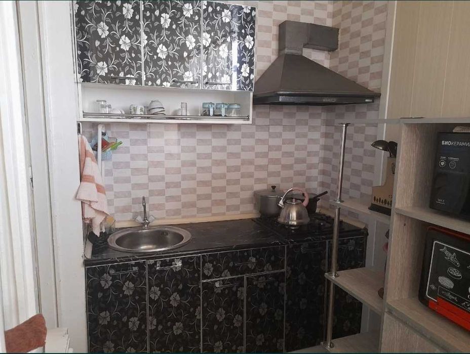 Zarafshon shahar  3 xonali kvartira sotiladi manzil 6-30-38