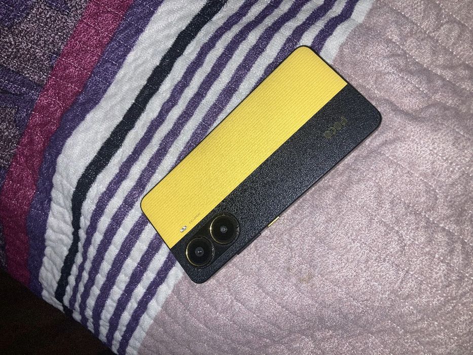 Iphone se 2020 / Poco x7 pro