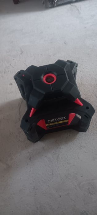 Продаётся профессиональный лазерный уровень