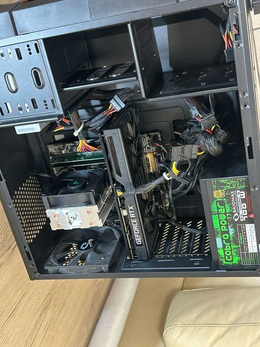 Компютър ASUS конфигурация