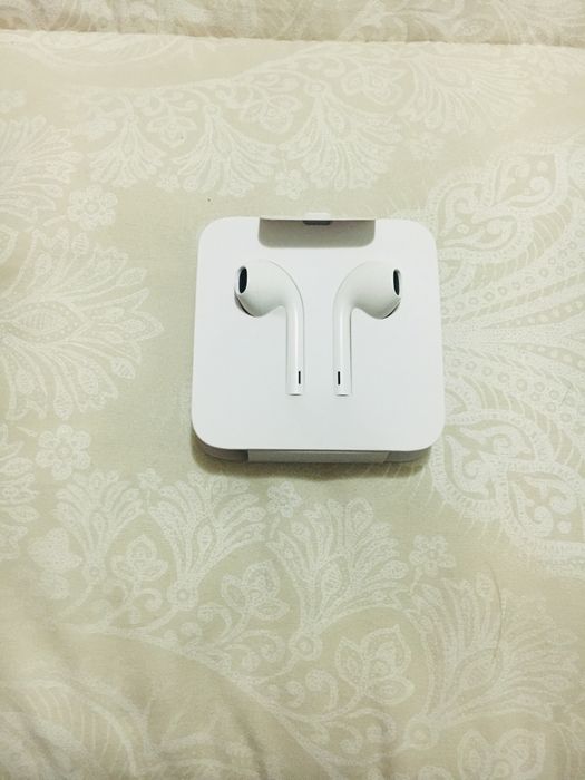 Оригинальные аксессуары для APPLE наушники,