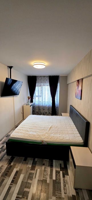 Inchiriez apartament 3 camere , zona ultimul leu, bloc Privilege