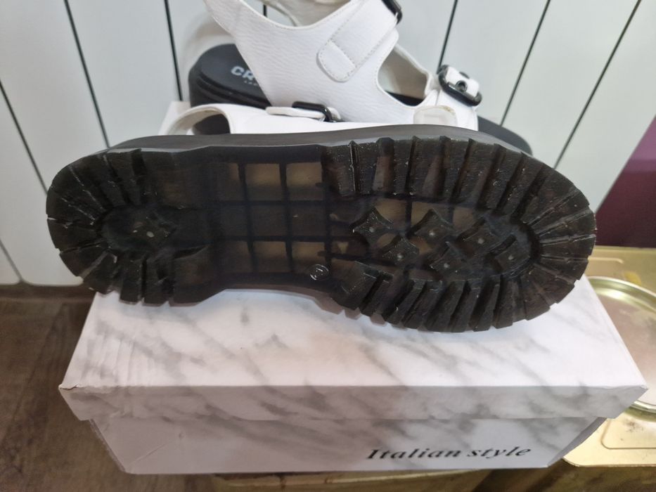 Дамски сандали CROPP