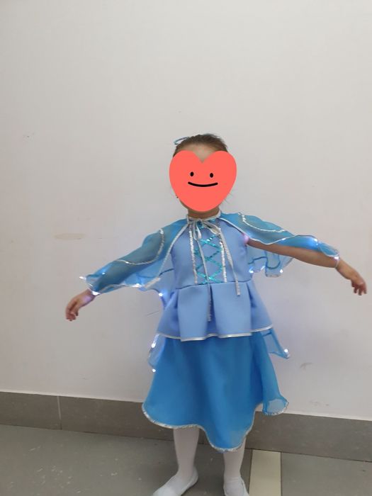 Нарядный костюм на девочку.